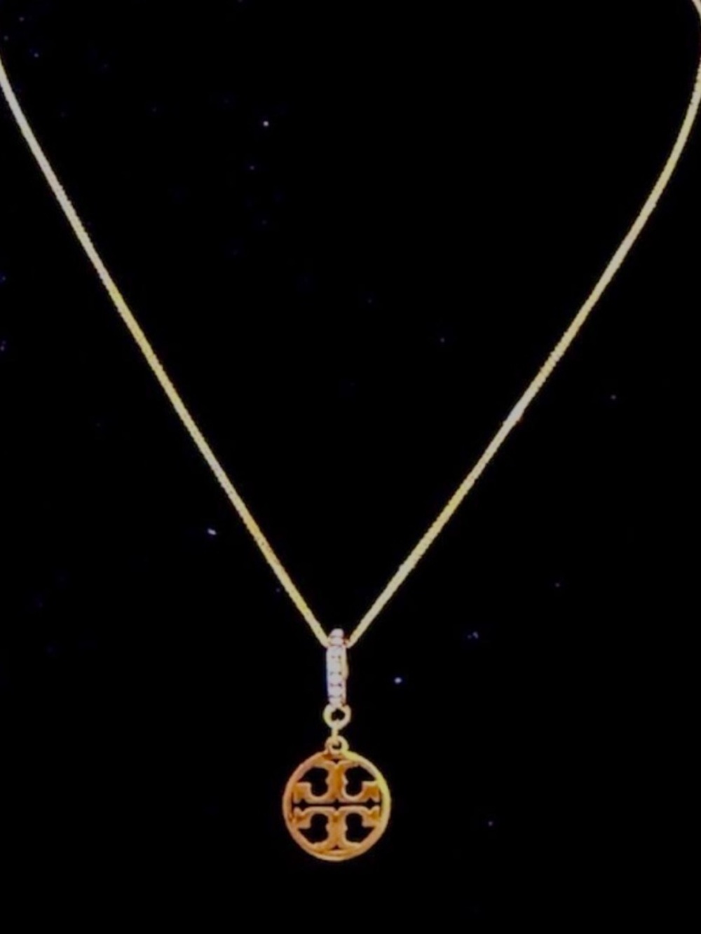 TORY BURCH 18K GOLD LOGO CHARM ITALY CHAIN NECKLACE
